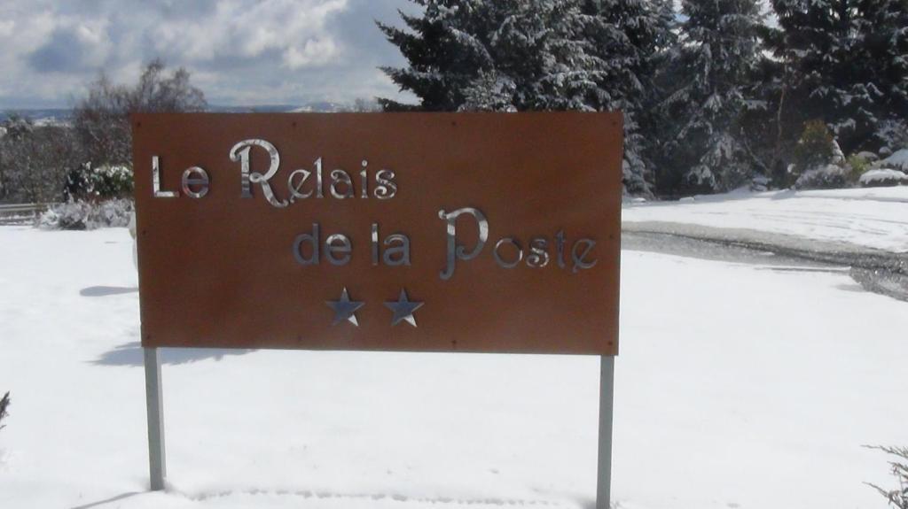 Hotel Logis Le Relais De La Poste Neuvéglise Exteriör bild
